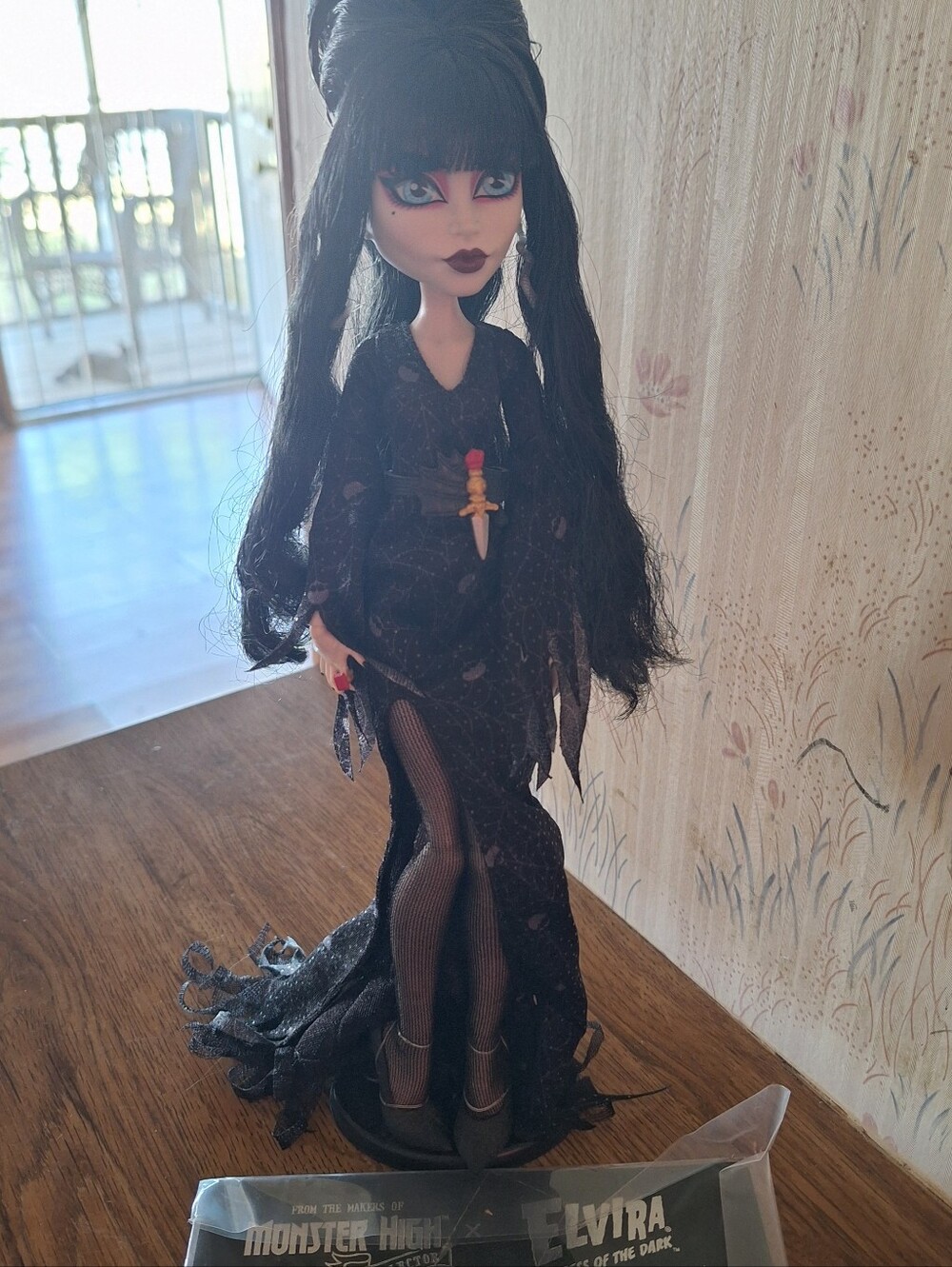2023 Skullector Elvira Out Of Box